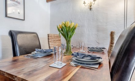 2 Bed in Old Bolingbroke 4