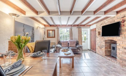 2 Bed in Old Bolingbroke