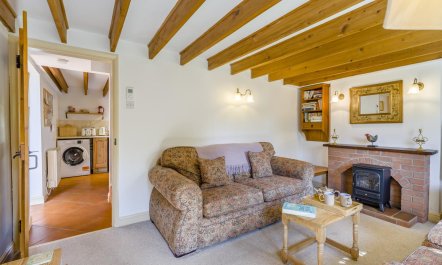 2 Bed in Old Bolingbroke 3