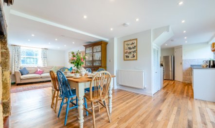 4 Bed in St. Mewan 2