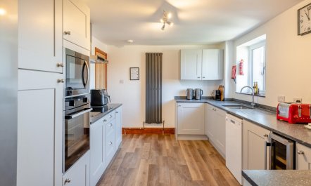 5 Bed in East Allington 4