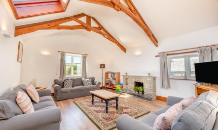 4 Bed in East Allington 2