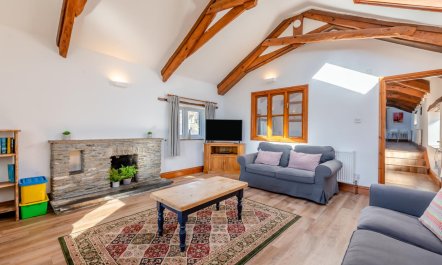 4 Bed in East Allington 1