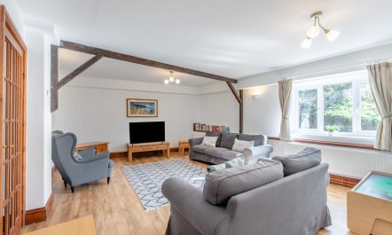 4 Bed in East Allington 8