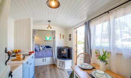 1 Bed in Llannefydd 2