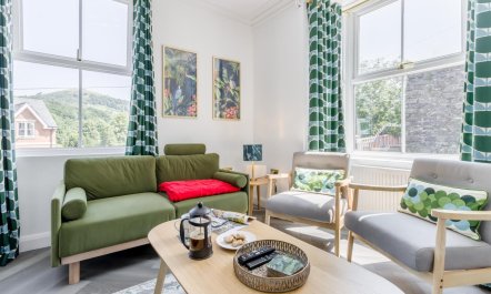 4 Bed in Llangollen 1