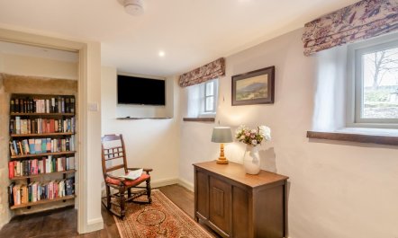 4 Bed in East Morton 8