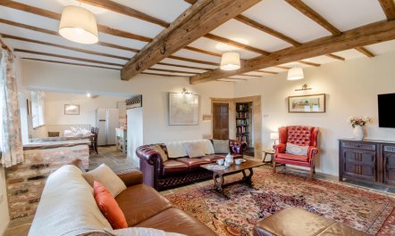 4 Bed in East Morton 5