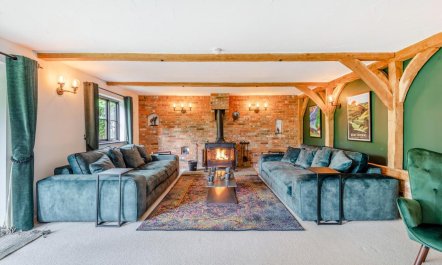 4 Bed in Shadoxhurst 1