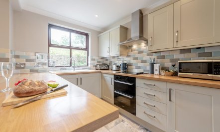 4 Bed in Dihewyd 5