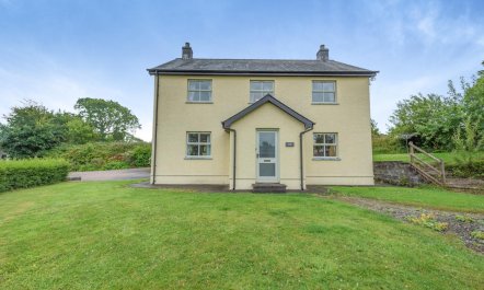 4 Bed in Dihewyd 1