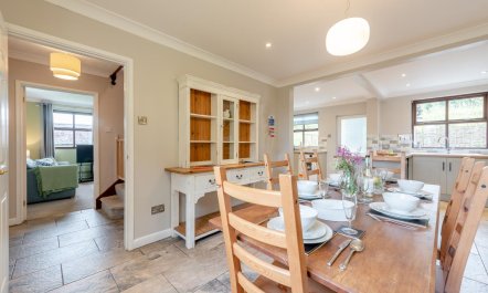 4 Bed in Dihewyd 3