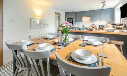 4 Bed in Helford 5