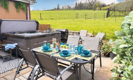 3 Bed in Selattyn 3