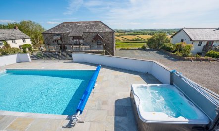 3 Bed in Marhamchurch