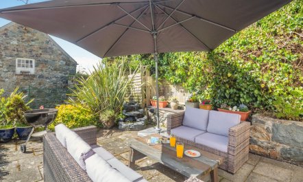 1 Bed in Llandwrog 1