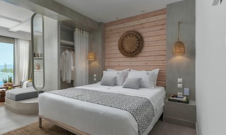 Between Blue and Green 0