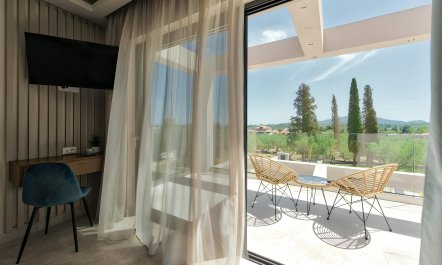 Gentle Cypress Crest 9