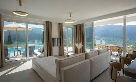 Scenic Seabed Retreat 5