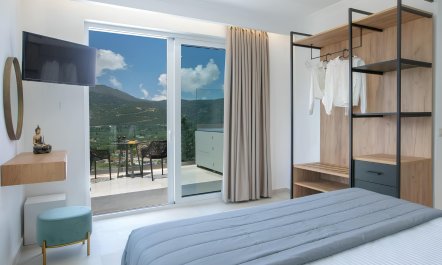 Scenic Seabed Retreat 8