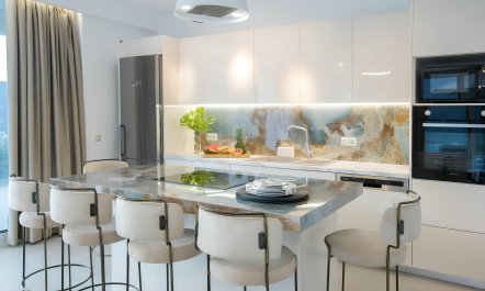 Scenic Seabed Retreat 6