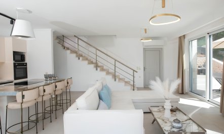 Scenic Seabed Retreat 4