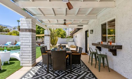 Stardust Poolhouse 5