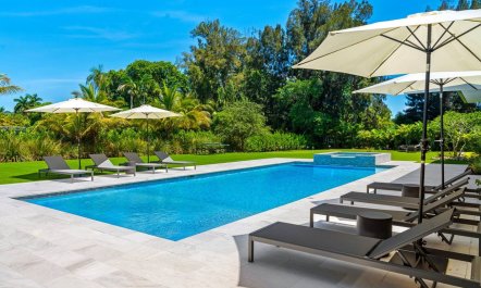 Vibrant Emerald Abode 3