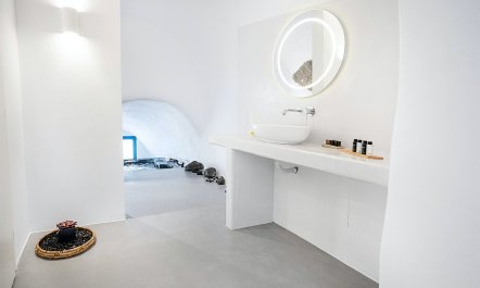 Christos Honeymoon Suite 4