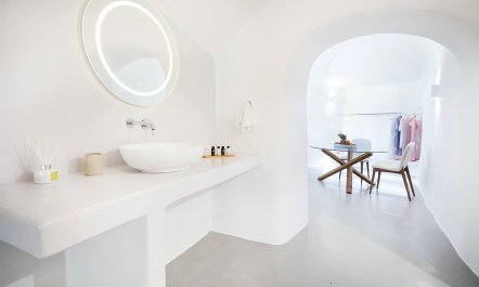 Christos Honeymoon Suite 6