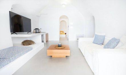Christos Honeymoon Suite 2