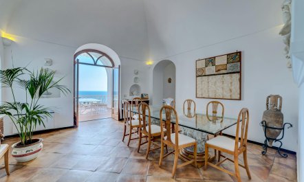 Perfect In Praiano 1