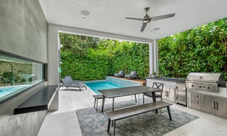 Contemporary Horizon 6