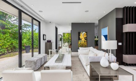 Contemporary Horizon 8