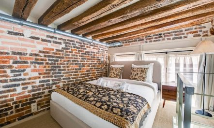 Le Marais Character 6