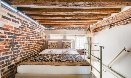 Le Marais Character 5