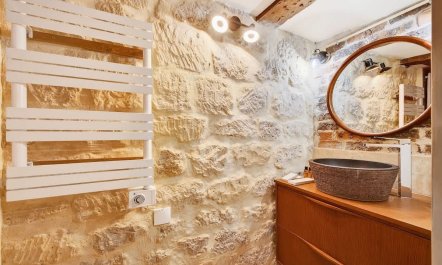 Le Marais Character 8