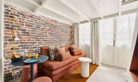 Le Marais Character 2