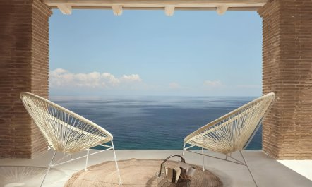 Island Paradise Setting