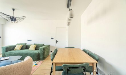 Charm of Grenelle 8
