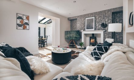 Victoria of the Lakes 2