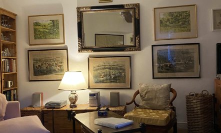 Quaint Courtyard Cottage 5