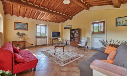 A Hilltop Hideaway 9