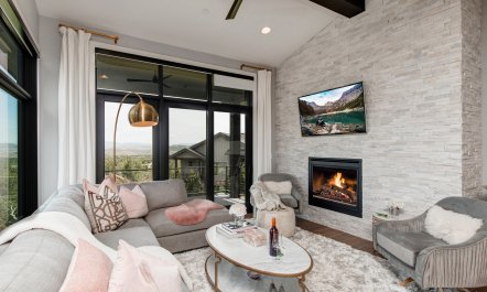 Mountain & Pine Vistas 4