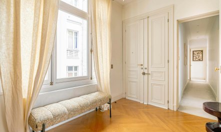 Elegant Avenue Living 9