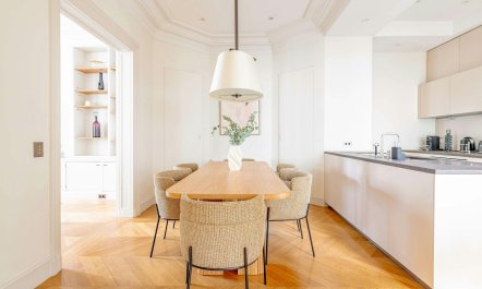 Elegant Avenue Living 1