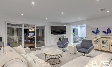 The Famous Celebrity 5