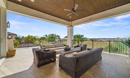 Emerald Oasis Haven​ 7