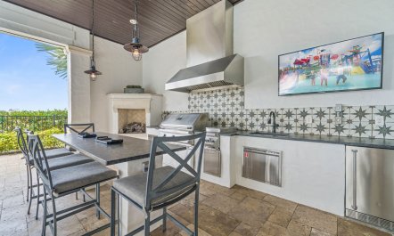 Emerald Oasis Haven​ 5