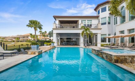Emerald Oasis Haven​ 4